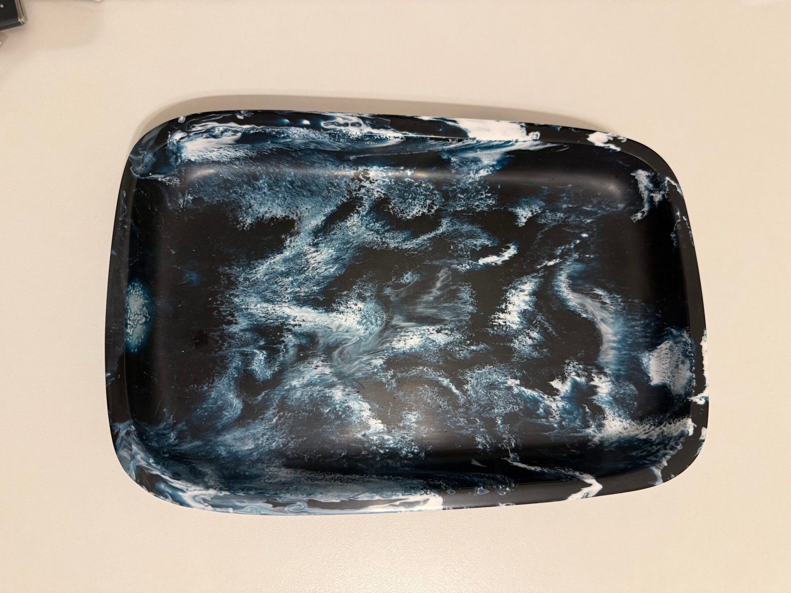 The Entryway Catchall: Hand-Cast Marbleized Resin Valet Tray - Image 2