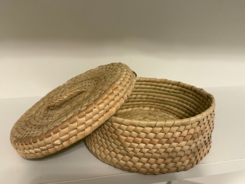 The Heritage Palm Warmer: Hand-Woven Woven Insulation Vessel