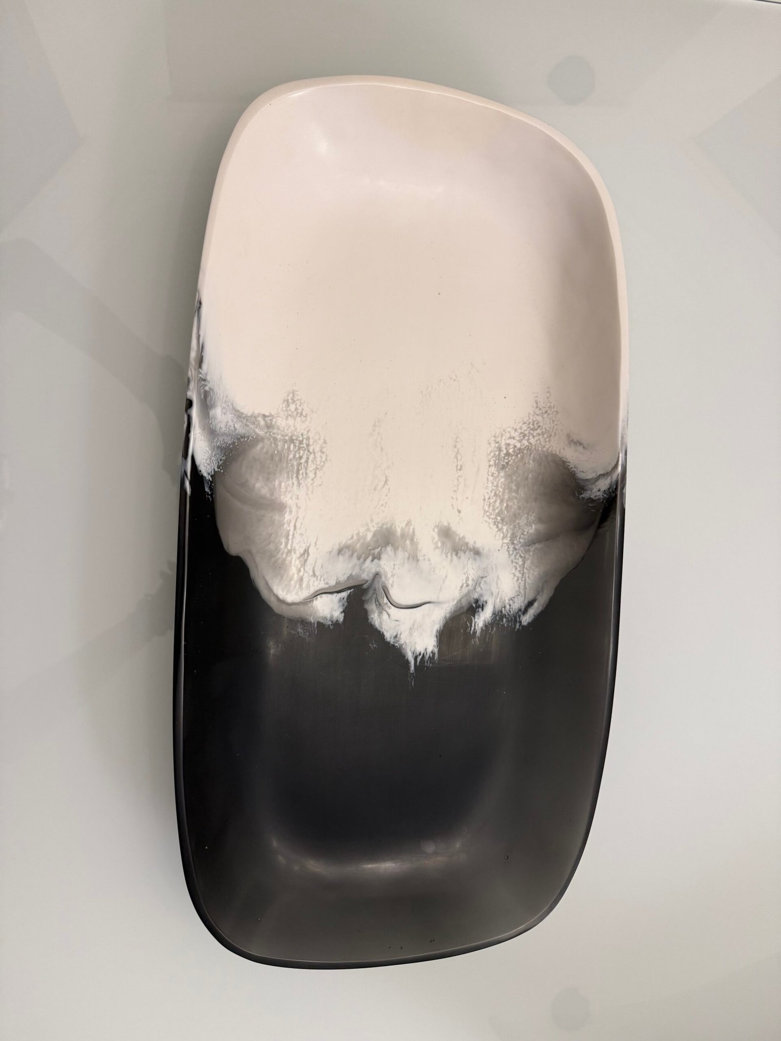 Monochrome Nuance: Sculptural Mineral Resin Serving Platter